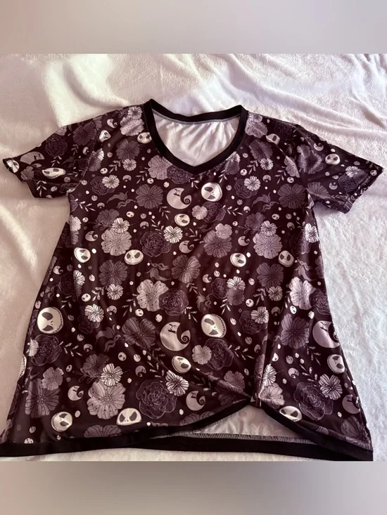 Nightmare Before Christmas Boutique Jack NBC V-neck XL runs big see measurement - Picture 1 of 5